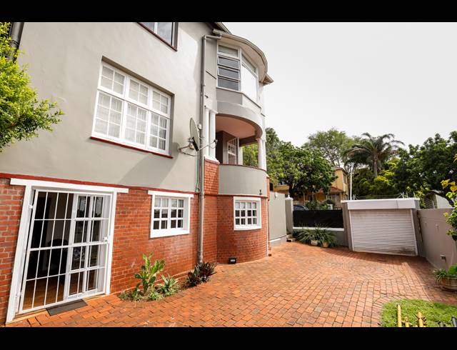 5 BEDROOM SECTIONAL TITLE FOR SALE IN MUSGRAVE
